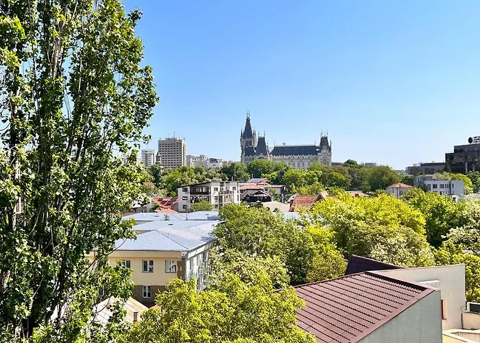 3 Rooms Apartment Palace View