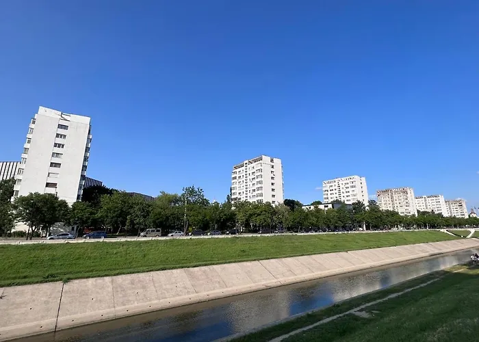 3 Rooms Apartment Palace View